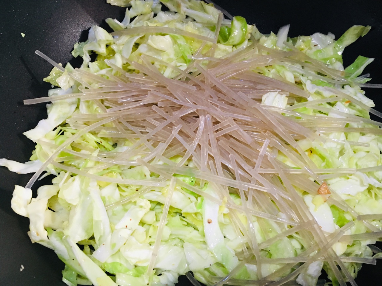 甘蓝粉条小虾皮