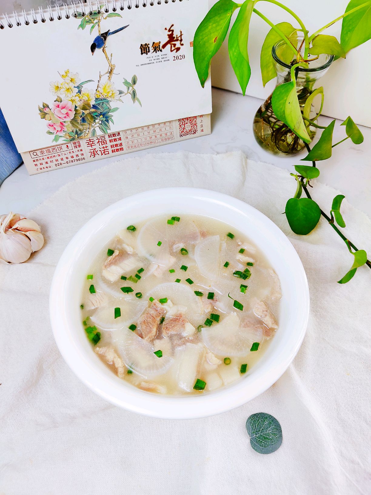 甘甜鲜嫩的白萝卜肉片汤