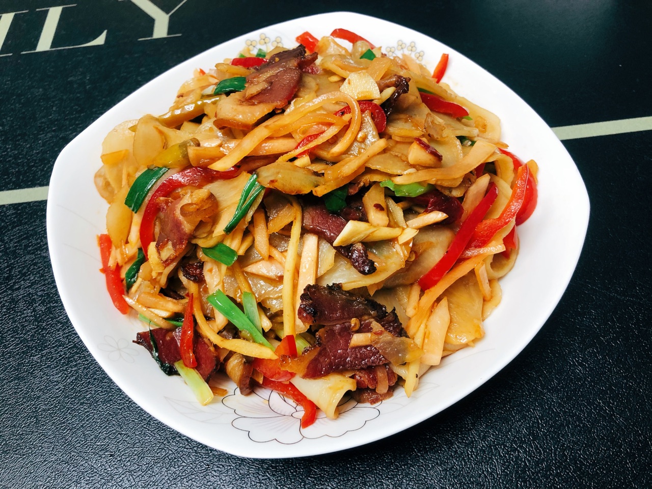 干土豆片炒腊肉
