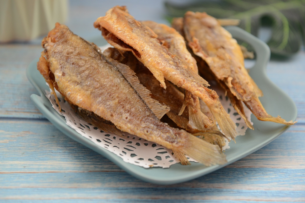 干炸香酥小黄鱼