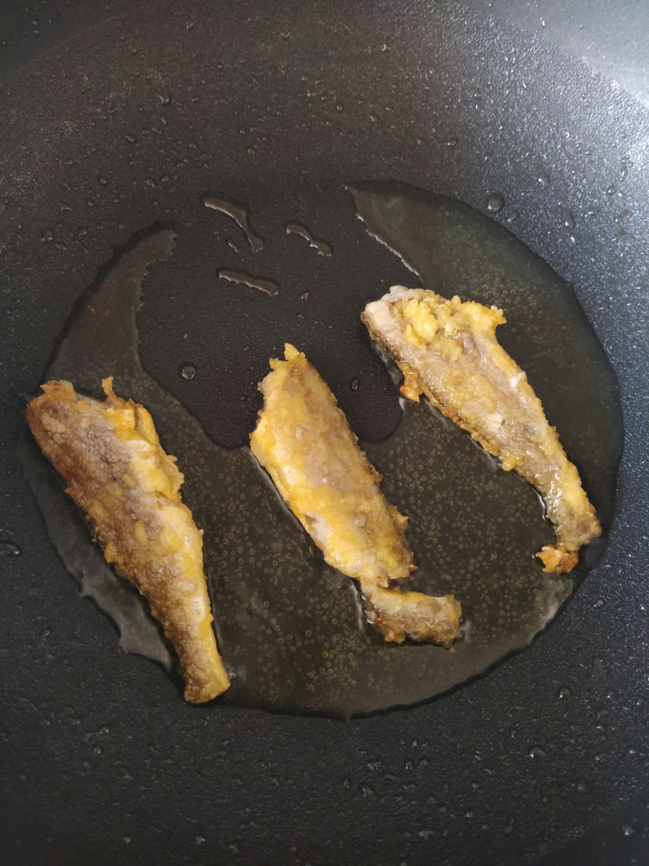 干炸小黄鱼酥脆的秘密