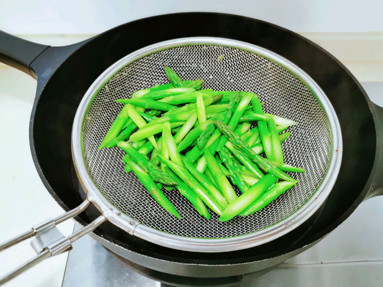 高蛋白低脂美味～芦笋炒扇贝柱