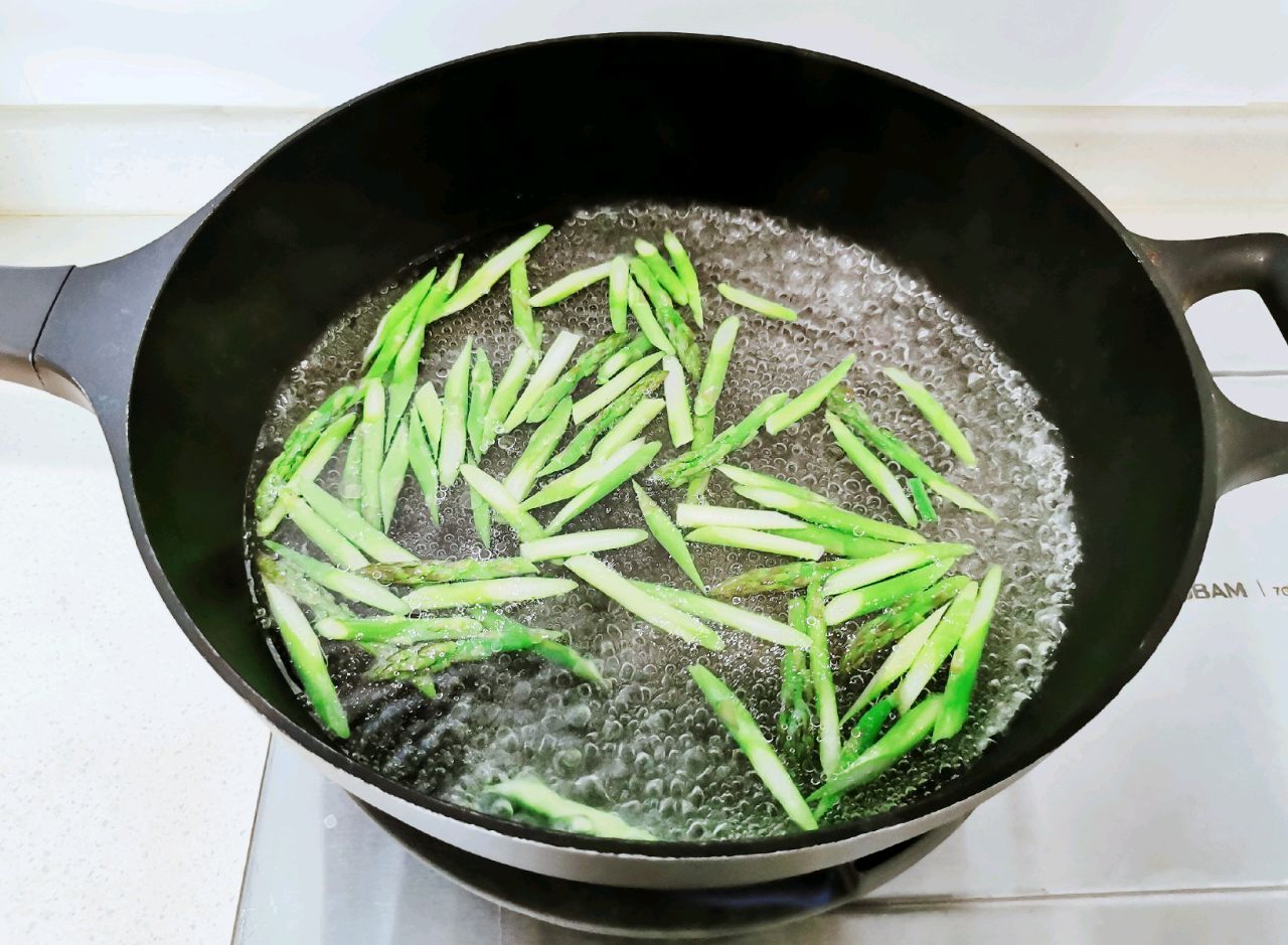 高蛋白低脂美味～芦笋炒扇贝柱