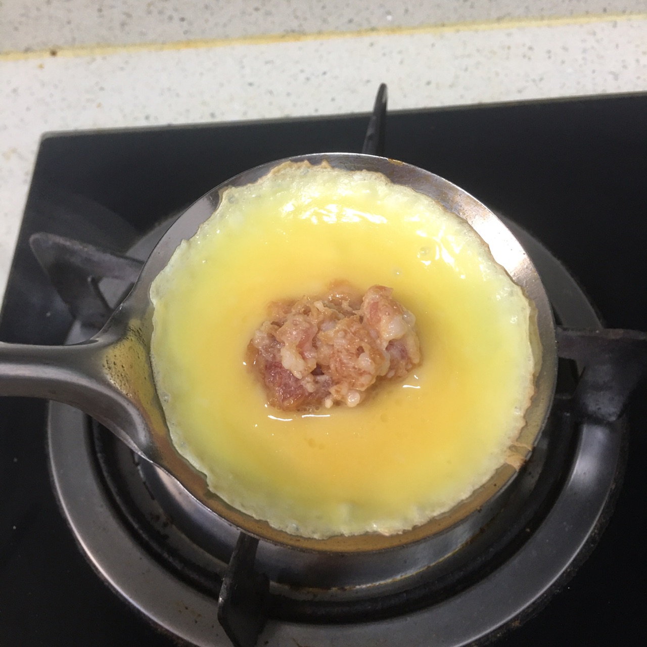 【高汤黄金饺煲】