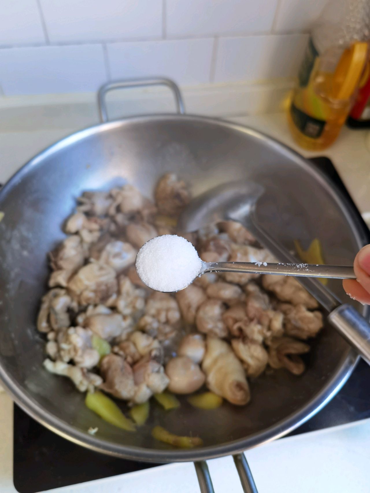 蛤蜊烧鸡块