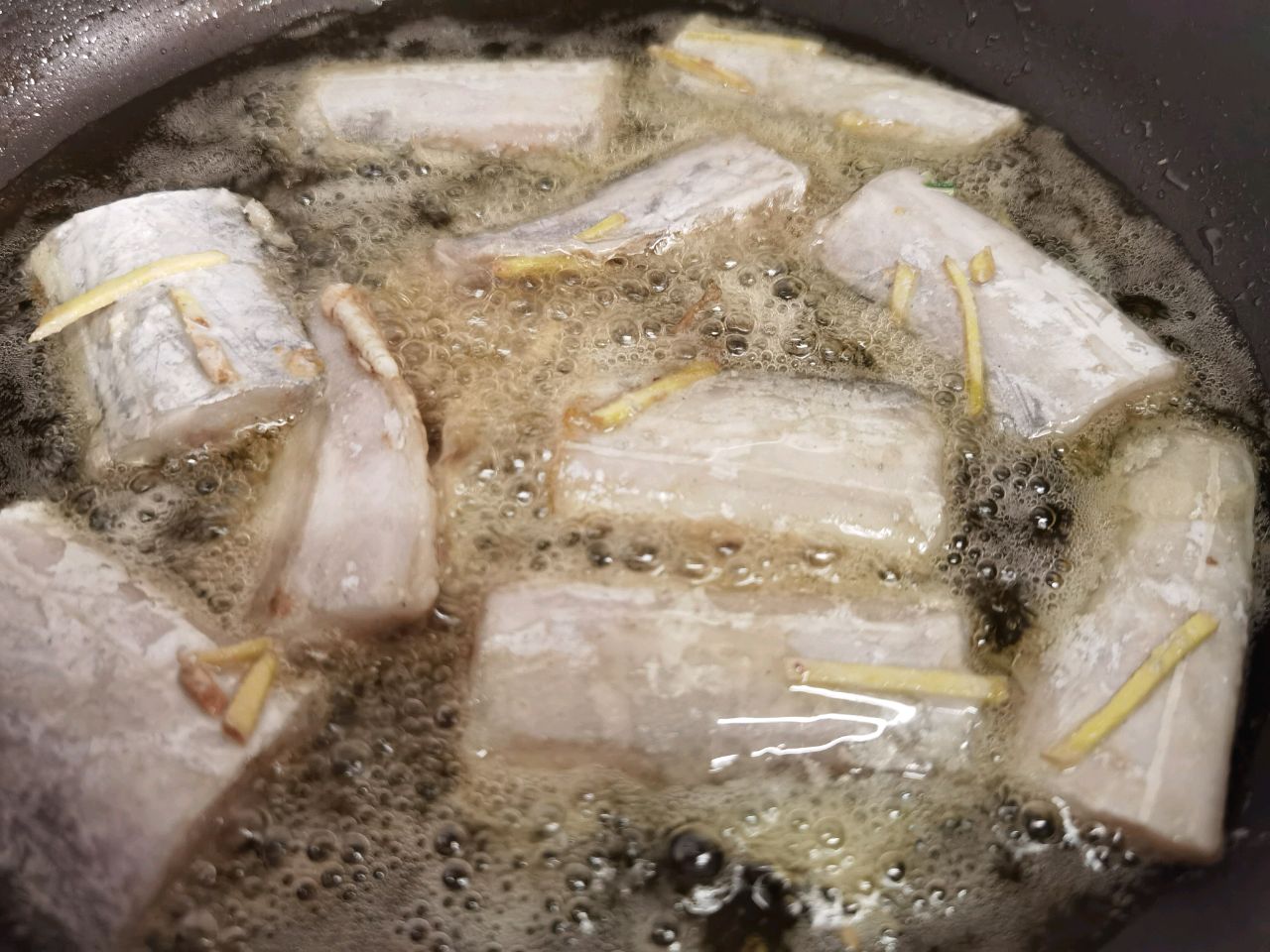 给年夜饭添道菜叭带鱼鸡翅干锅