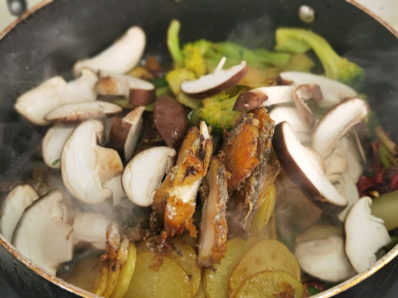 给年夜饭添道菜叭带鱼鸡翅干锅