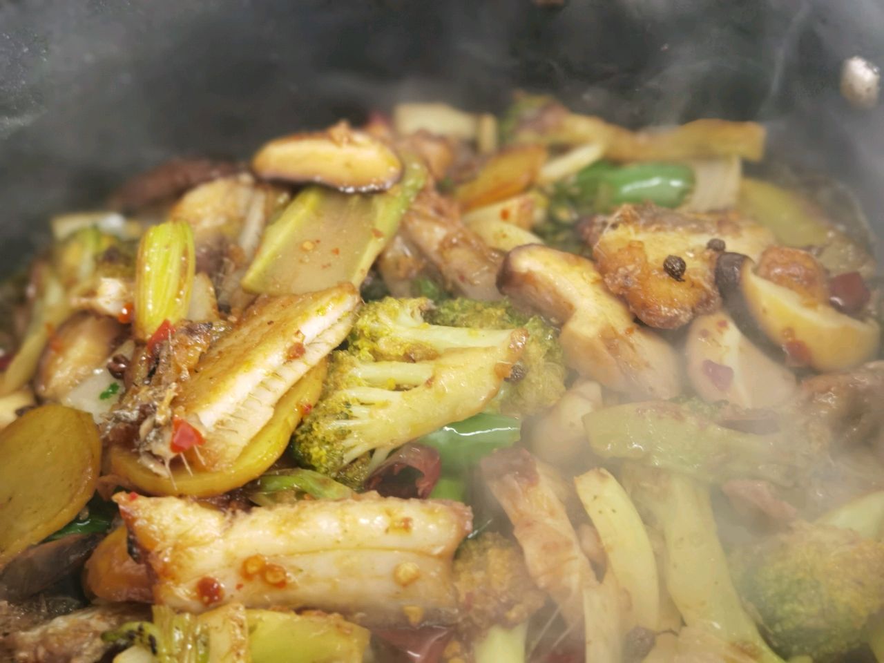 给年夜饭添道菜叭带鱼鸡翅干锅