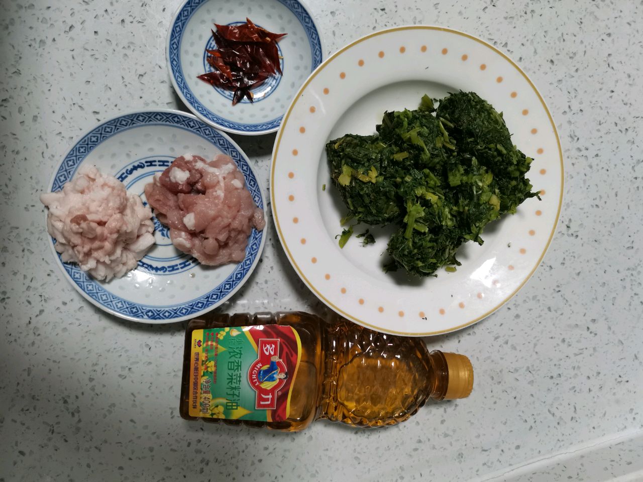 跟妈妈学快手做酸菜
