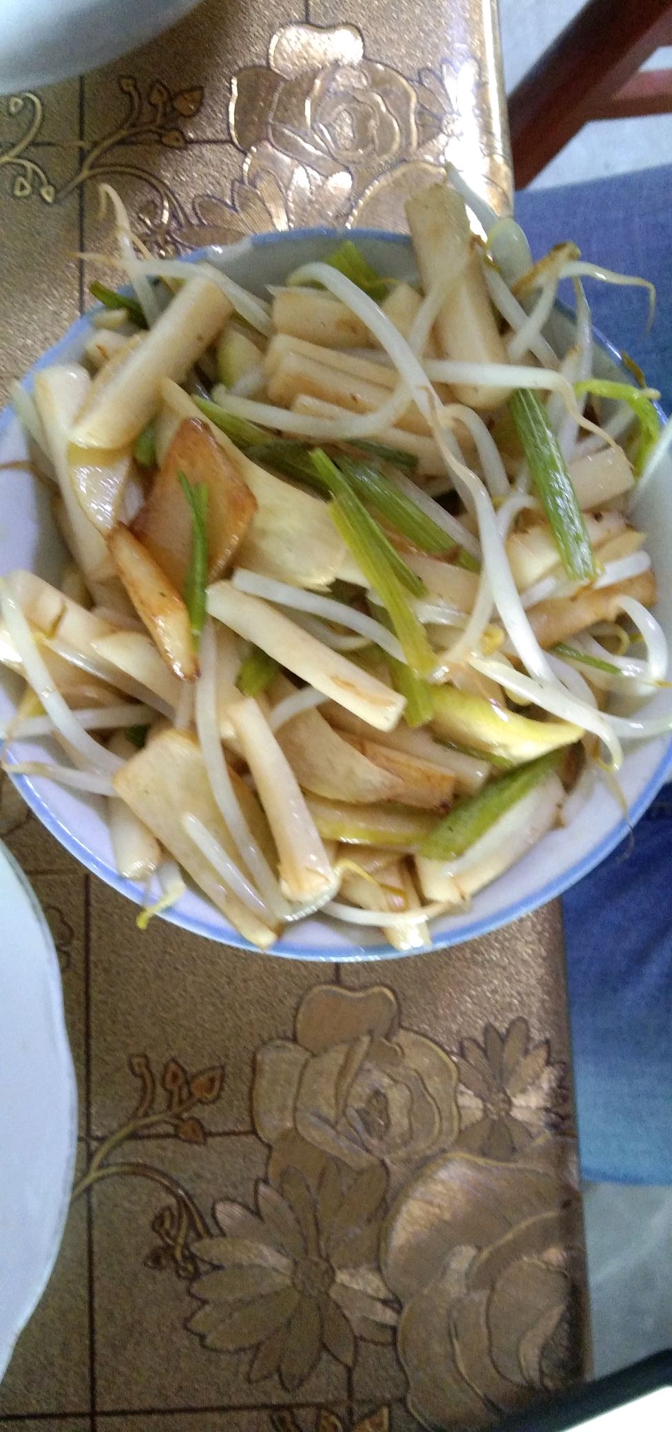 孤独的家常炒年糕