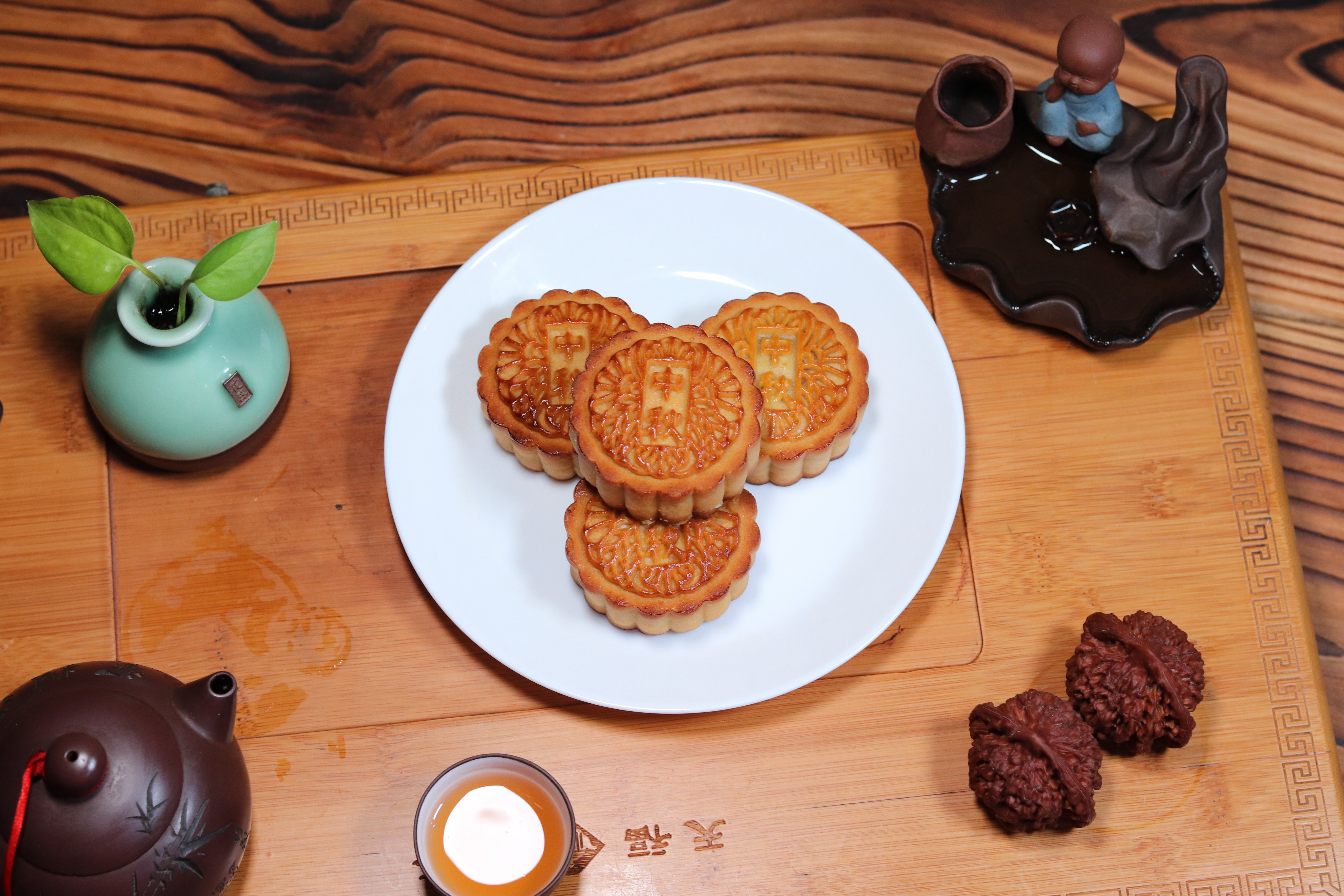 广式蛋黄莲蓉月饼