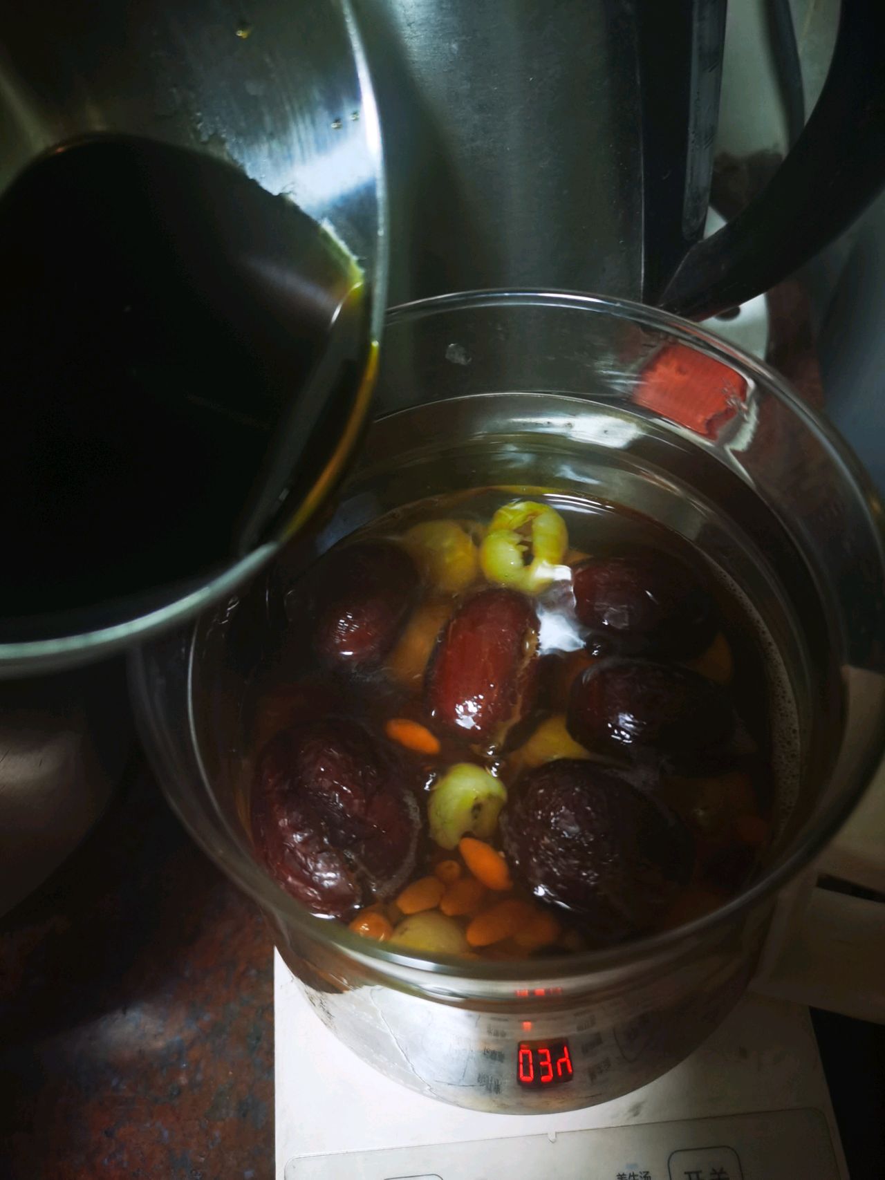 广式甜品：红枣桂圆鸡蛋糖水