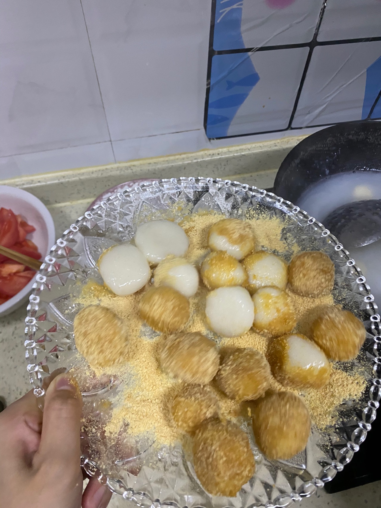 滚粉干汤圆