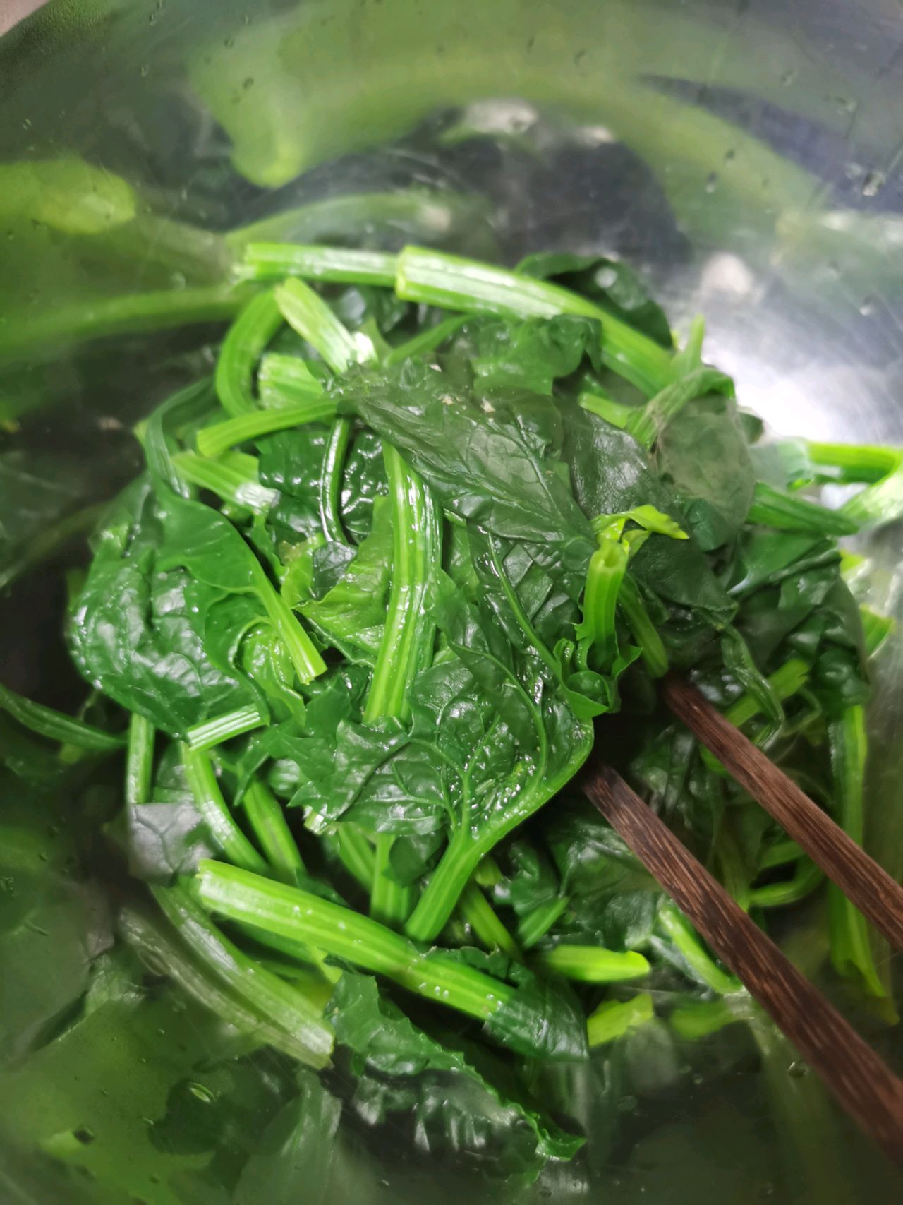 果仁芝麻拌菠菜
