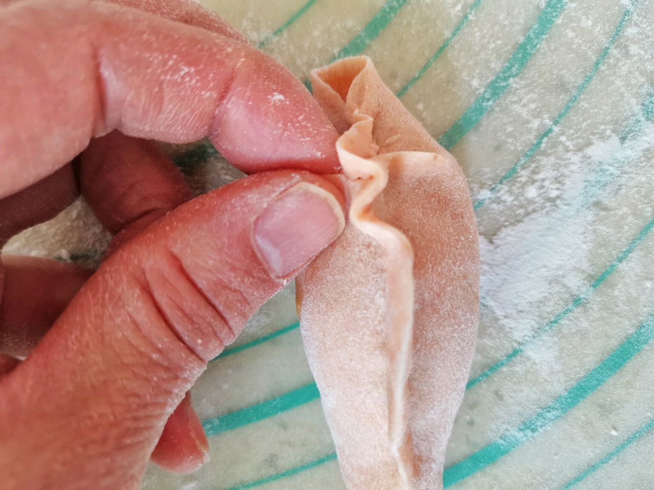 锅贴这样做老人小孩都爱吃