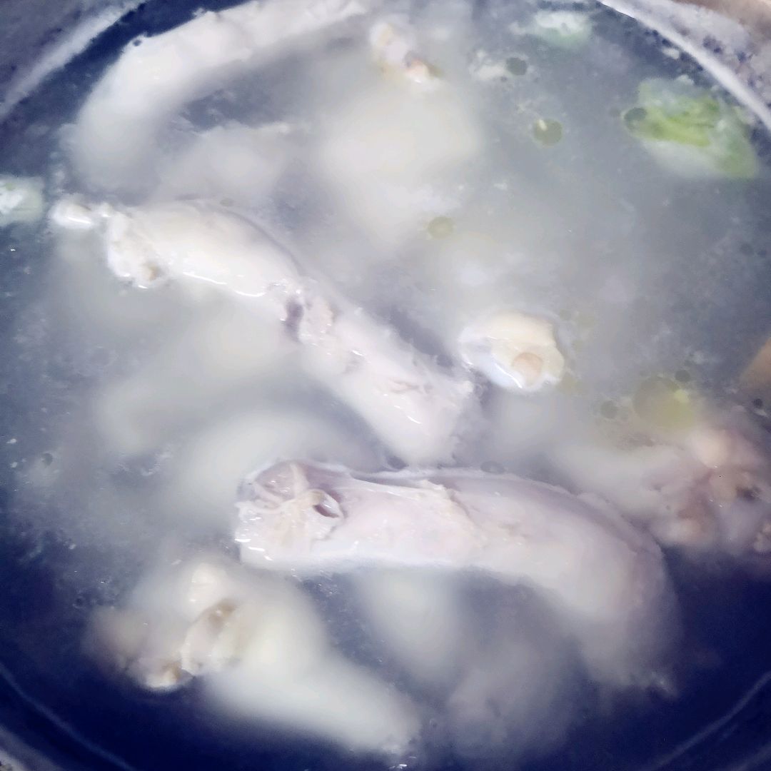 哈哈，周黑鸡