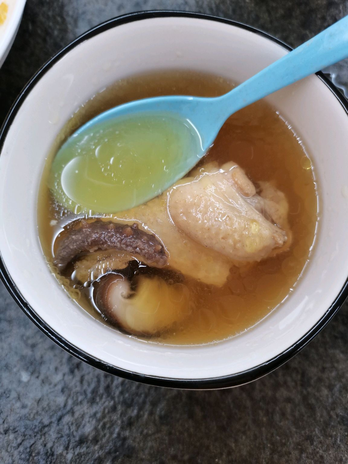 海参炖鸡汤