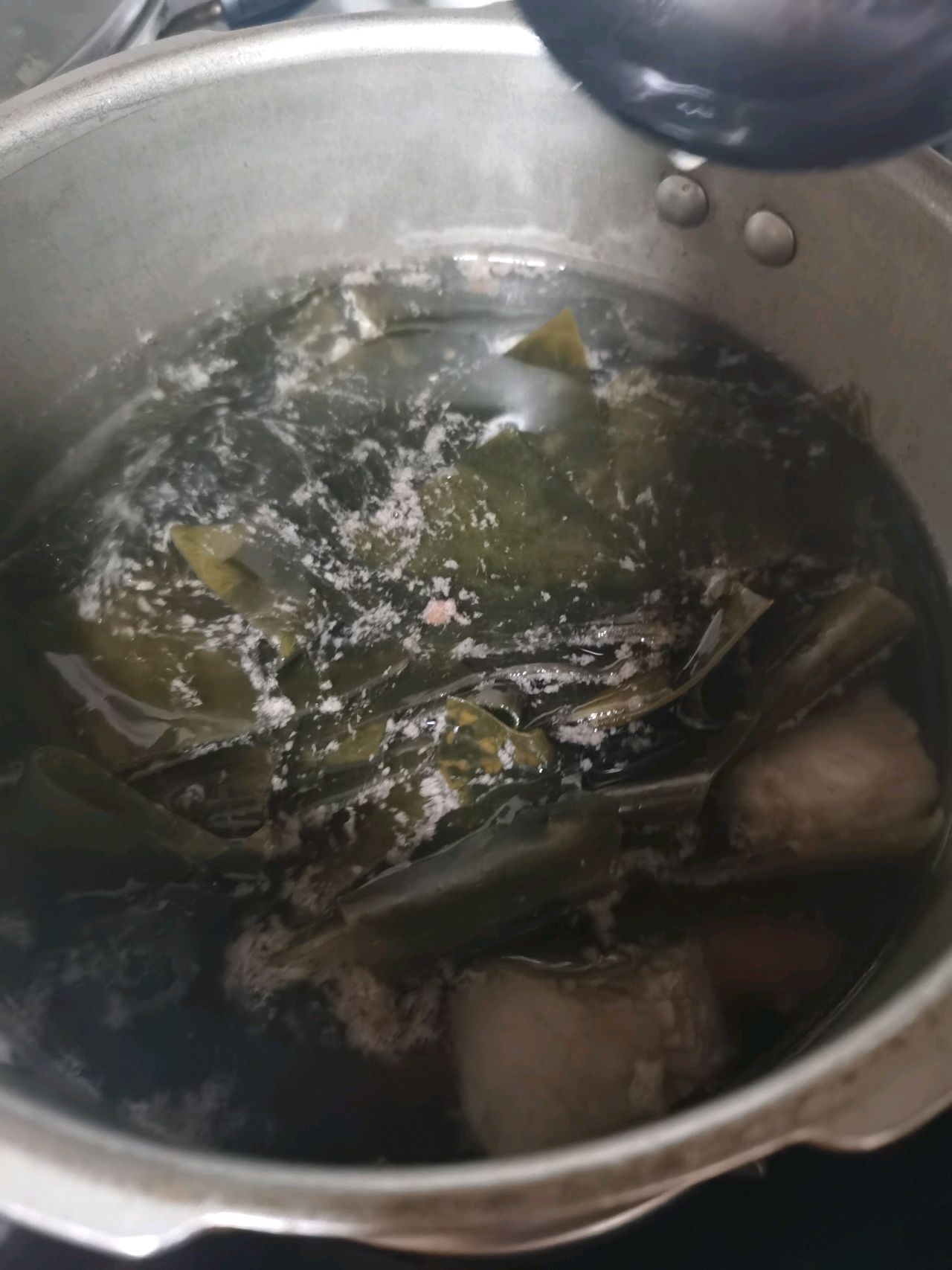 海带排骨汤