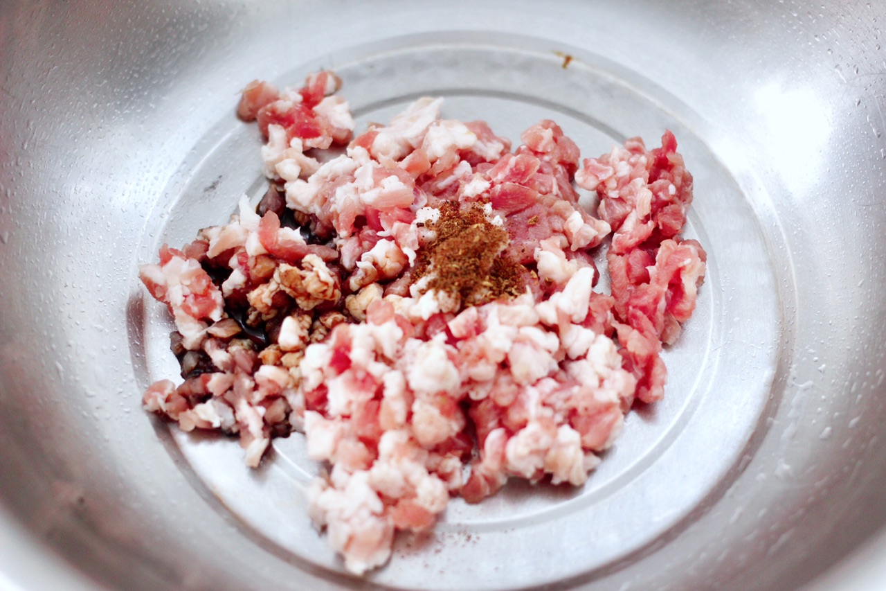 海蛎子肉丁萝卜饺子