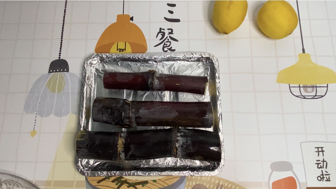 海南特色美食//烤甘蔗