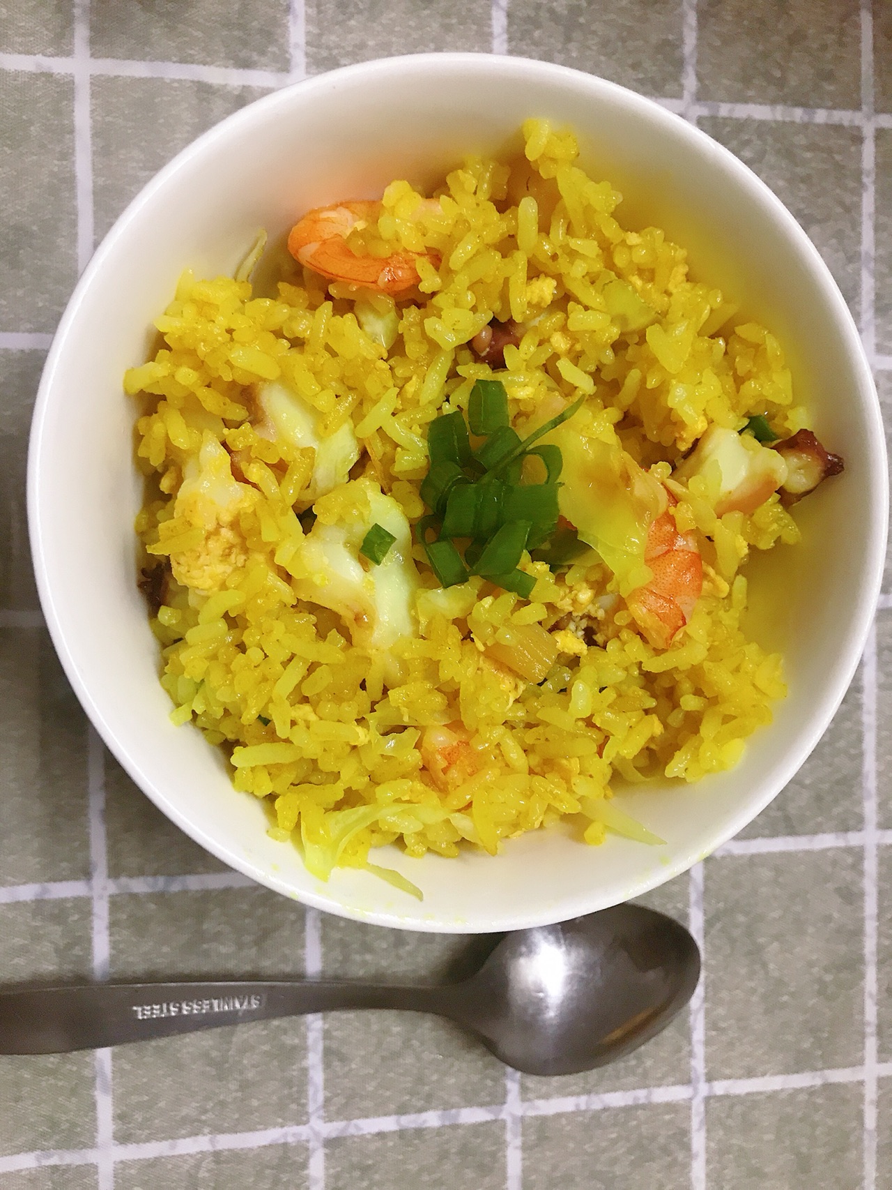 海鲜炒饭，粒粒皆金黄