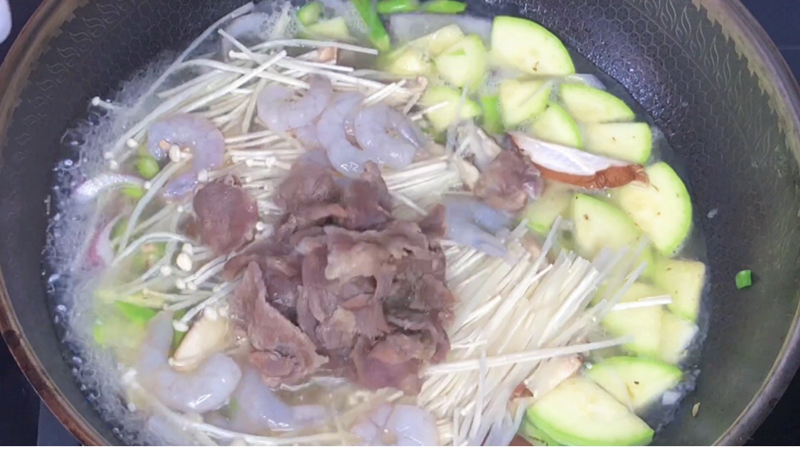 海鲜豆腐辣酱汤