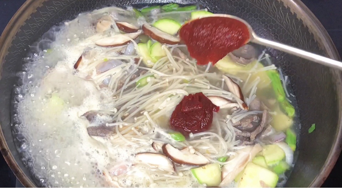 海鲜豆腐辣酱汤