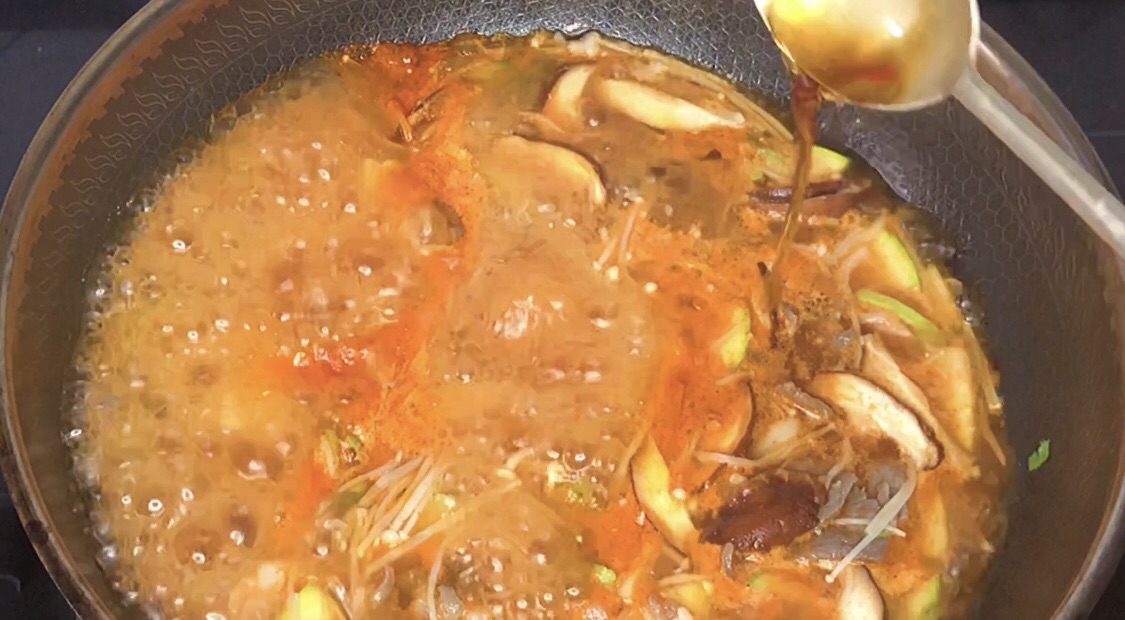 海鲜豆腐辣酱汤