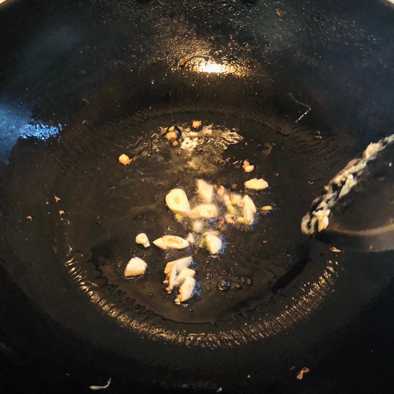 海鲜菇炒鸡蛋荷兰豆