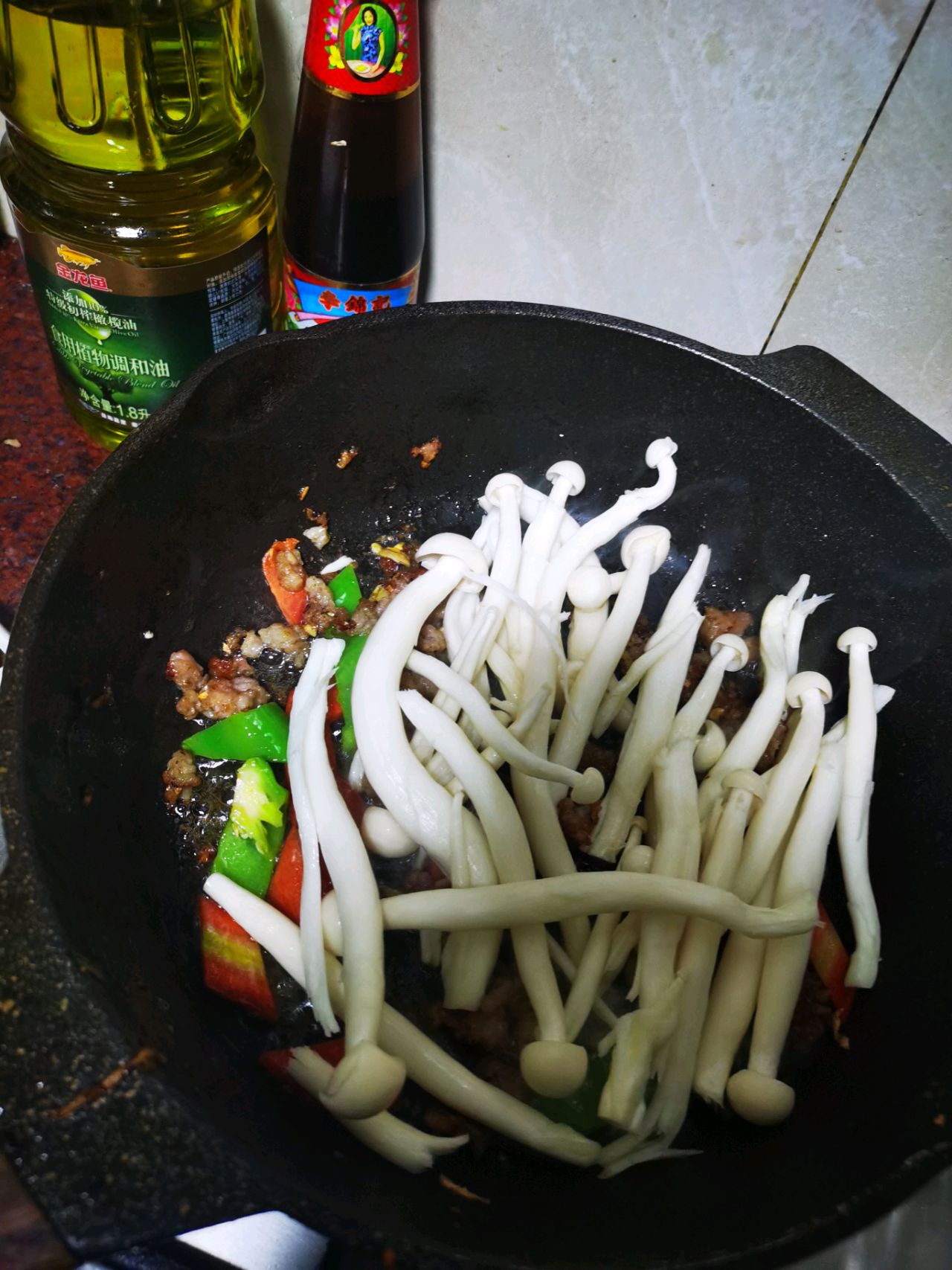 海鲜菇炒肉片