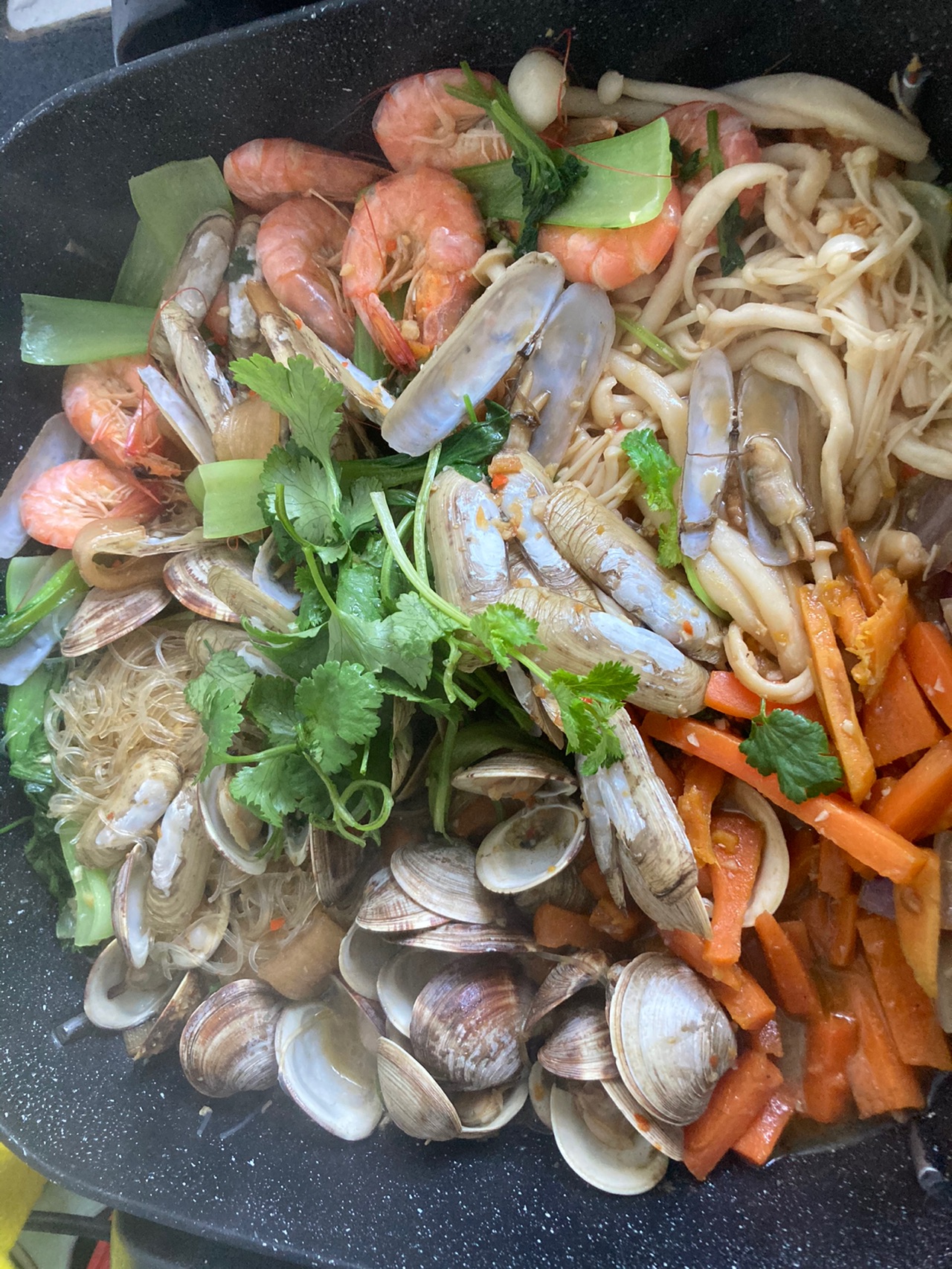 海鲜焖锅