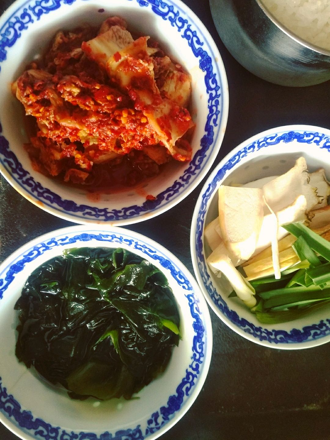 韩国石锅辣白菜海带汤
