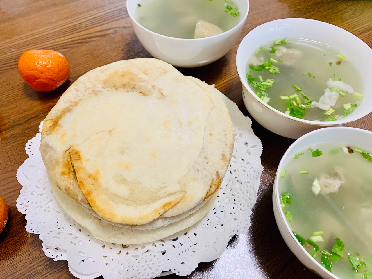 寒冷冬日，来碗羊杂汤暖暖胃
