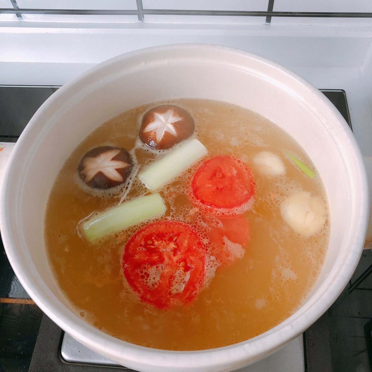 好吃不上火松露鸡串串锅