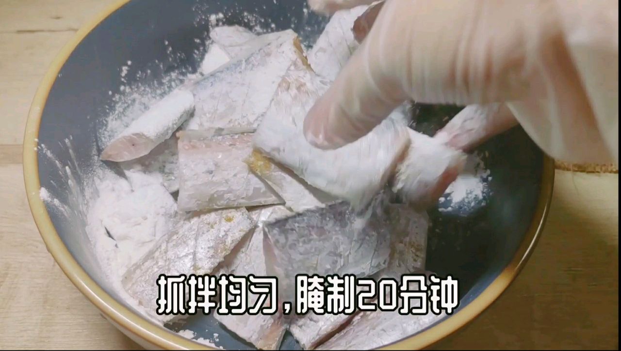 好吃到舔盘的剁椒带鱼