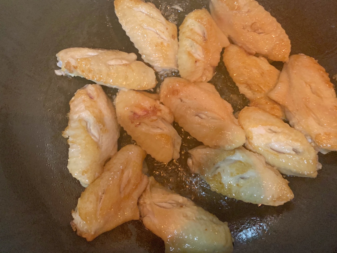 好吃到舔手的-红烧鸡翅