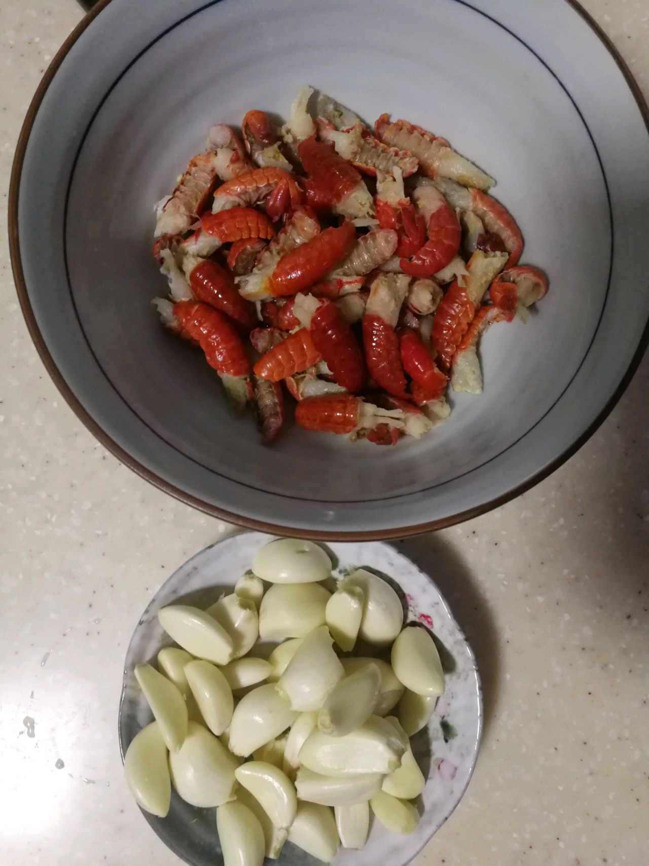好吃到舔手指头的蒜蓉龙虾尾