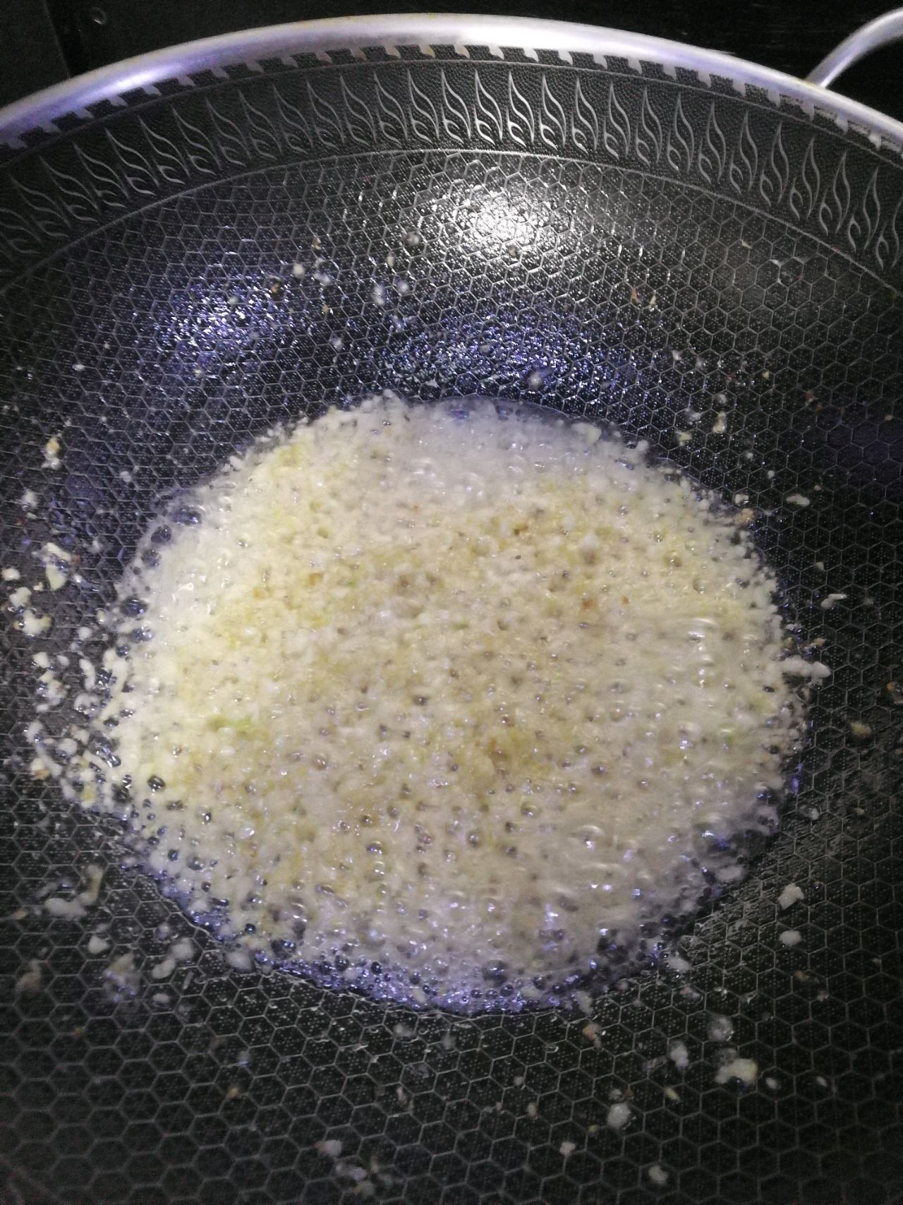 好吃到舔手指头的蒜蓉龙虾尾