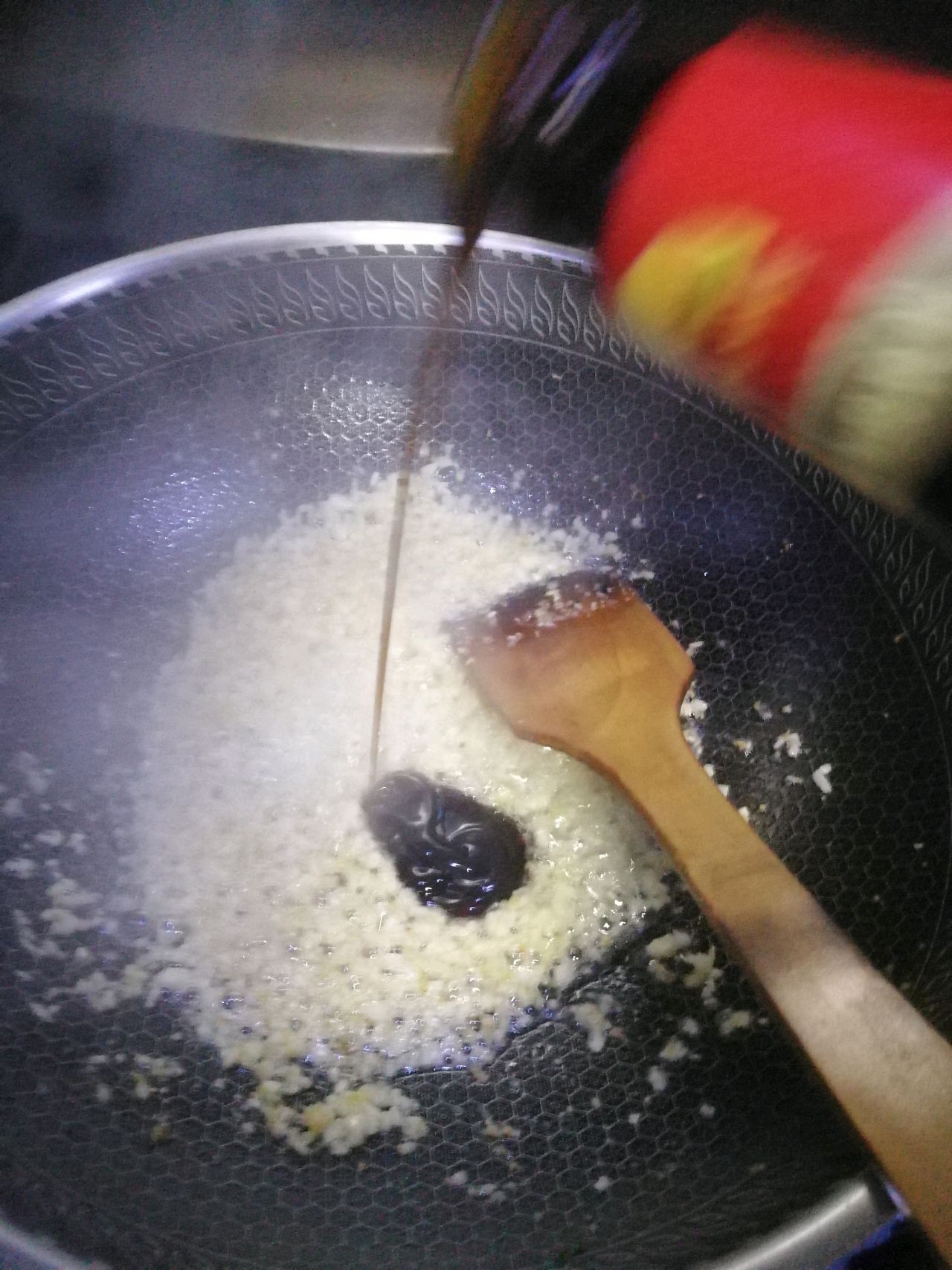 好吃到舔手指头的蒜蓉龙虾尾