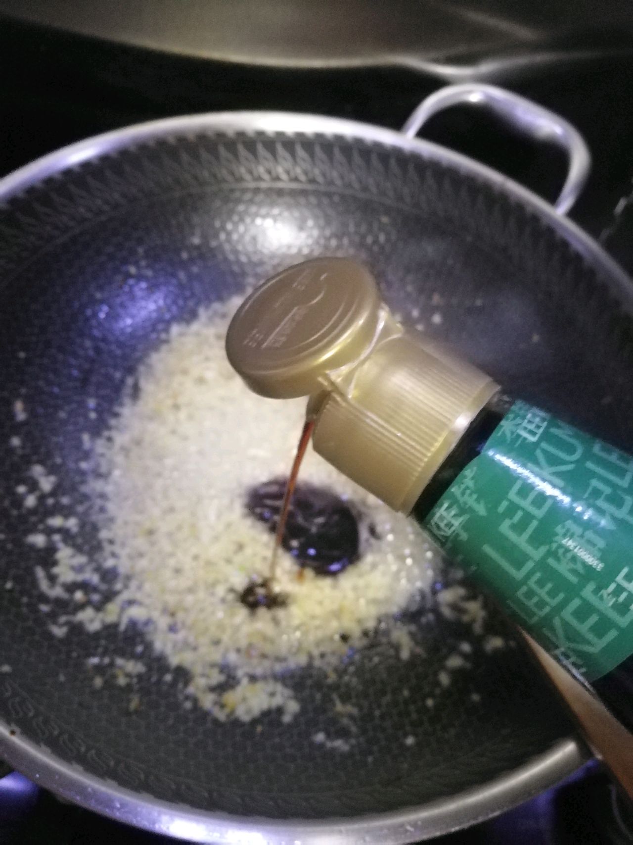 好吃到舔手指头的蒜蓉龙虾尾