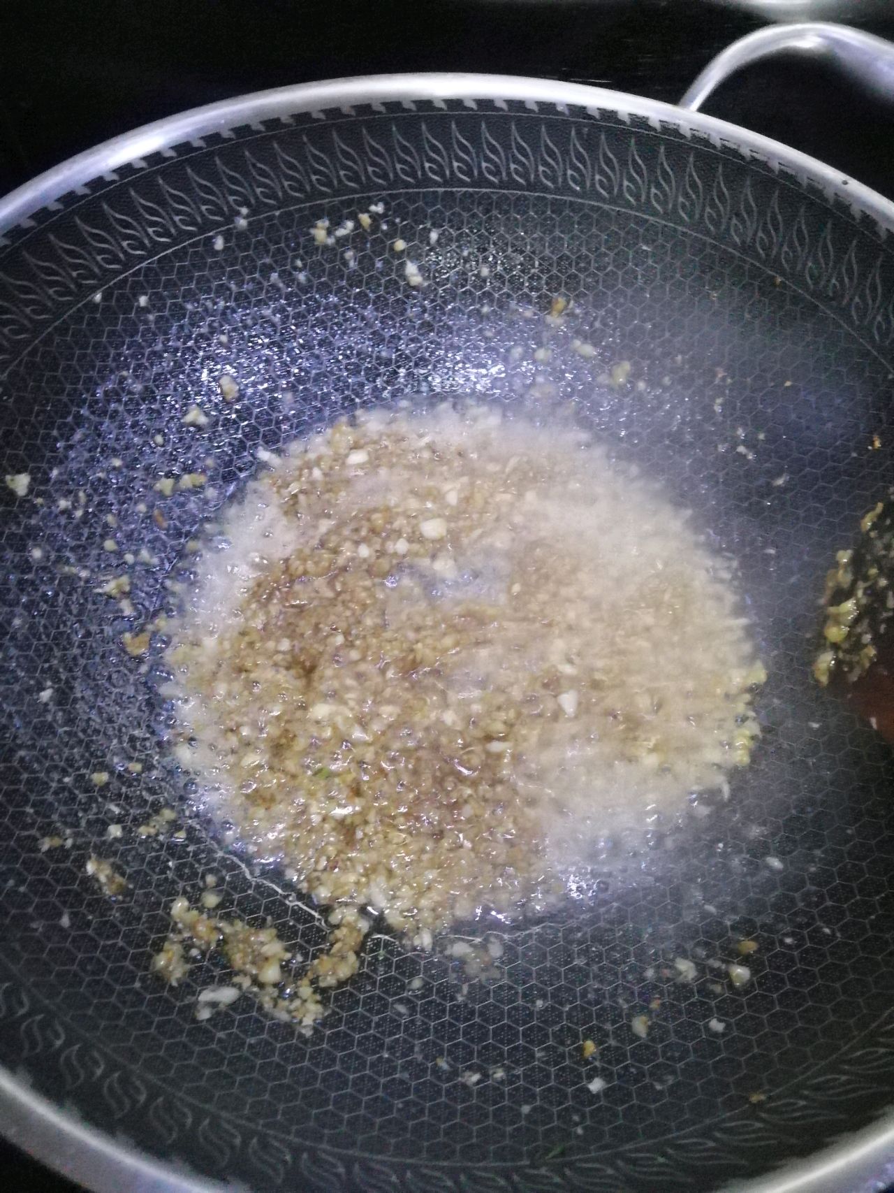 好吃到舔手指头的蒜蓉龙虾尾