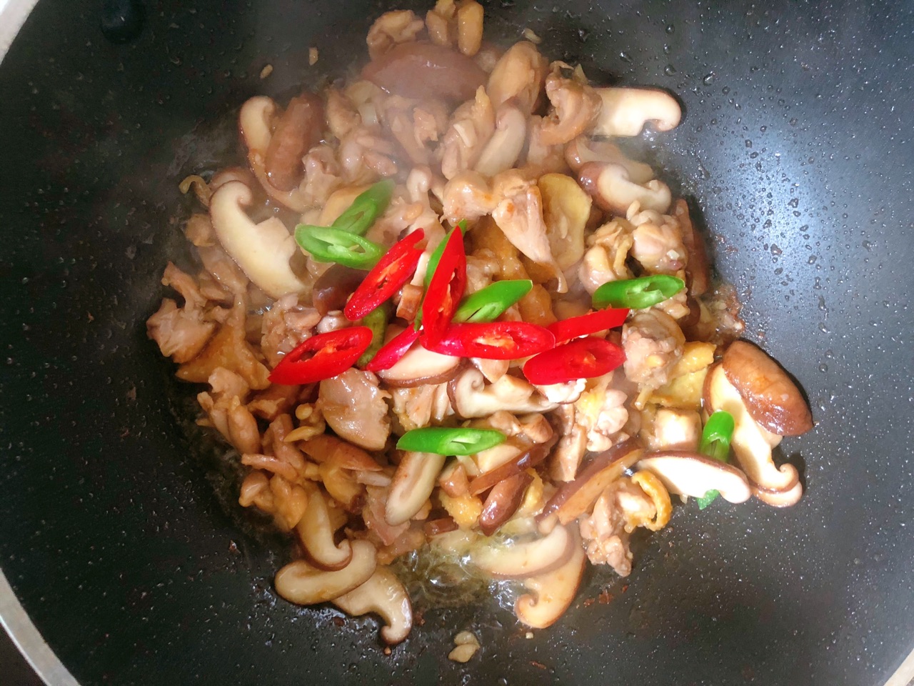 好吃到舔碗‼️快手香菇鸡腿饭