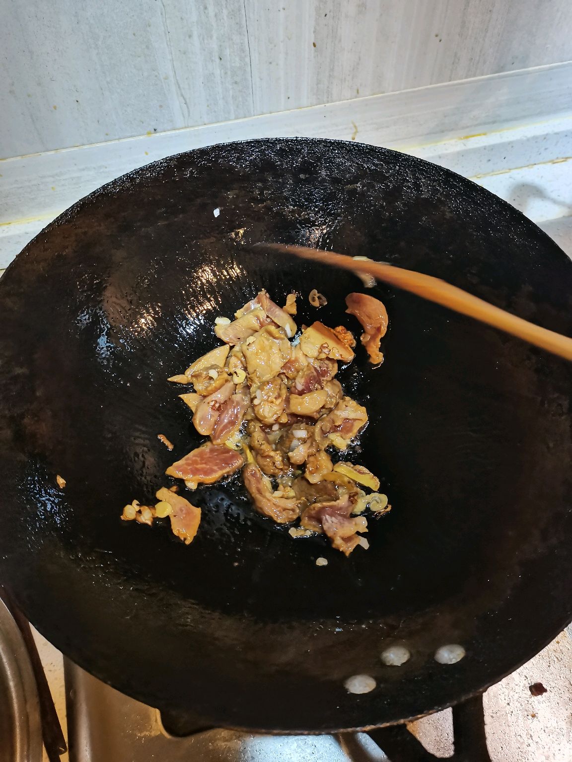 好吃下饭菜喷香油豆角梅花肉