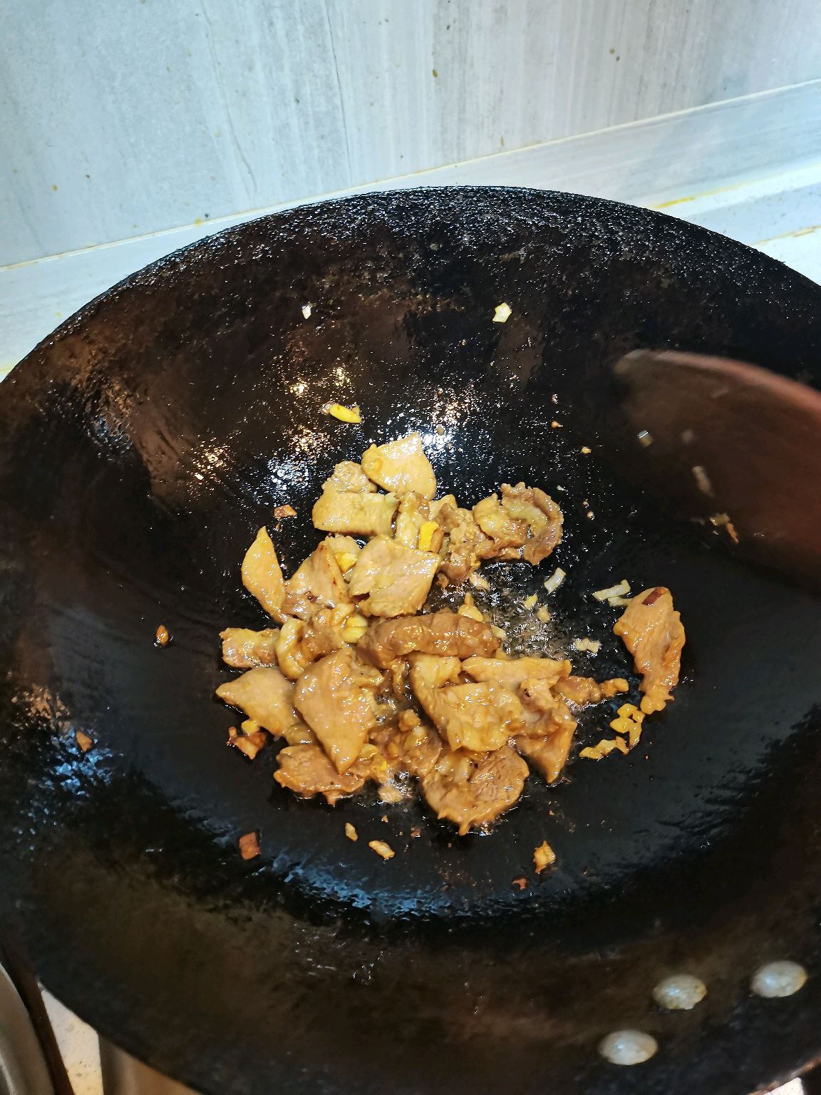 好吃下饭菜喷香油豆角梅花肉