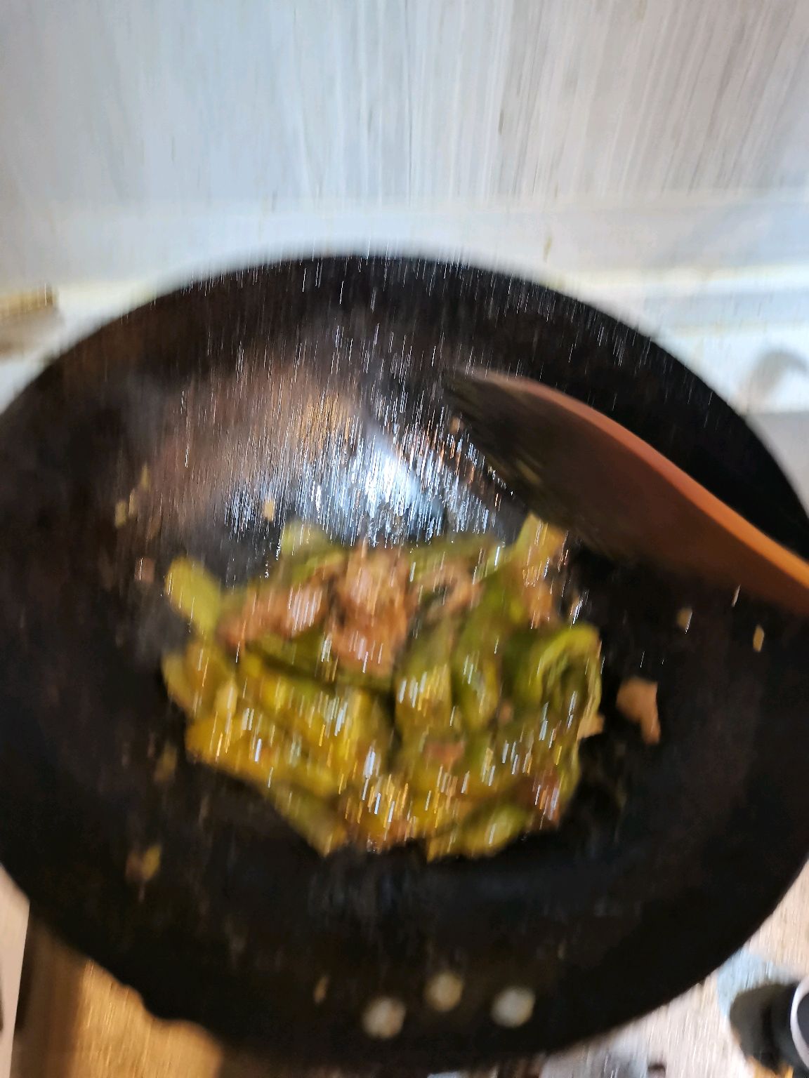 好吃下饭菜喷香油豆角梅花肉