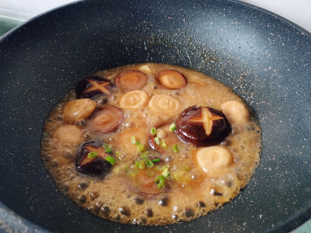 “蚝好吃”的蚝油双菇