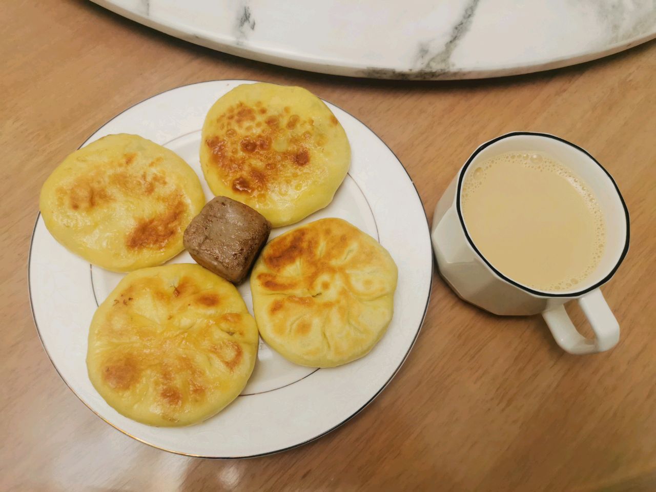 好喝的焦糖奶茶，奶香浓郁