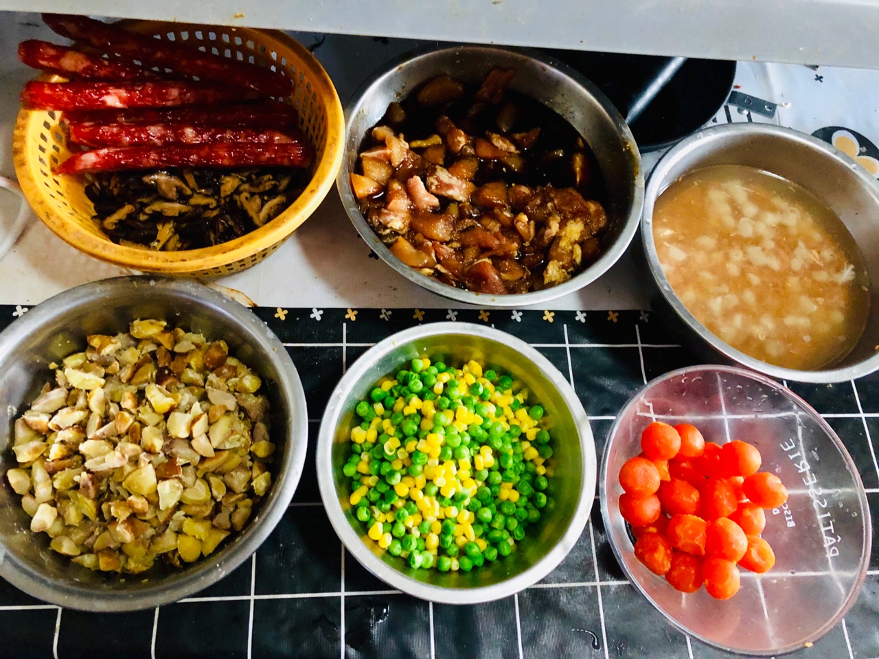 豪华糯米鸡