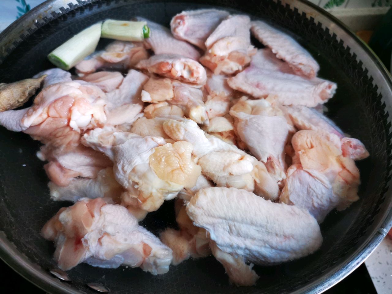 好味道的鸡爪鸡翅一锅卤