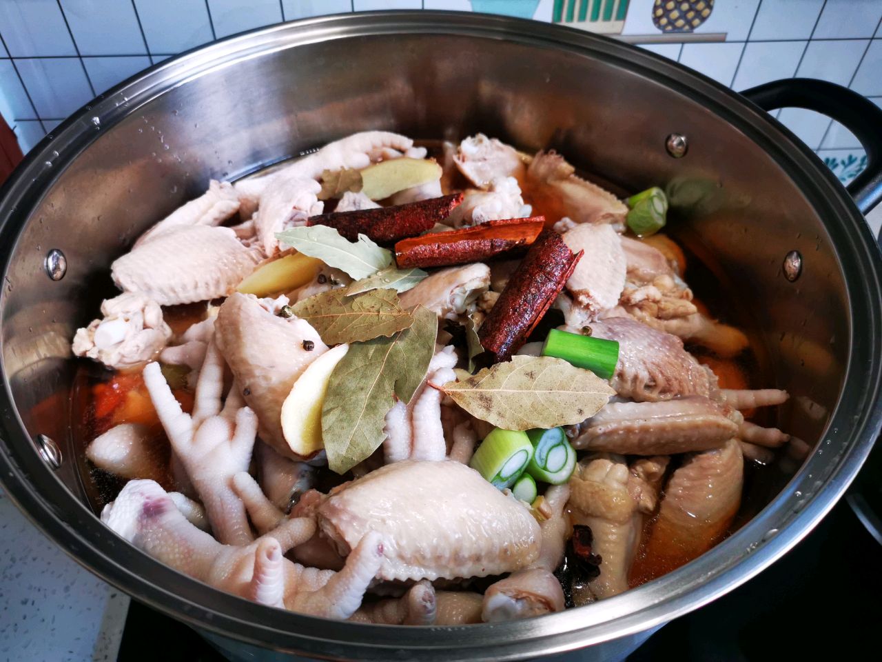 好味道的鸡爪鸡翅一锅卤